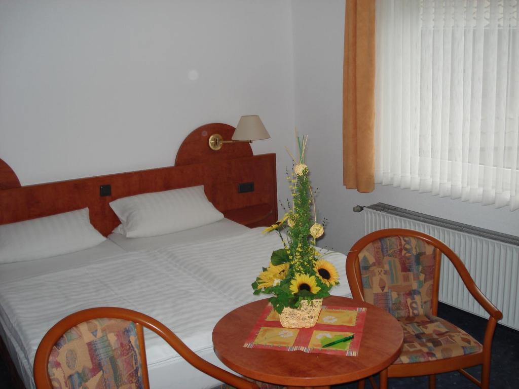 Osterode am Harz Hotel-Restaurant Zum Roeddenberg מראה חיצוני תמונה