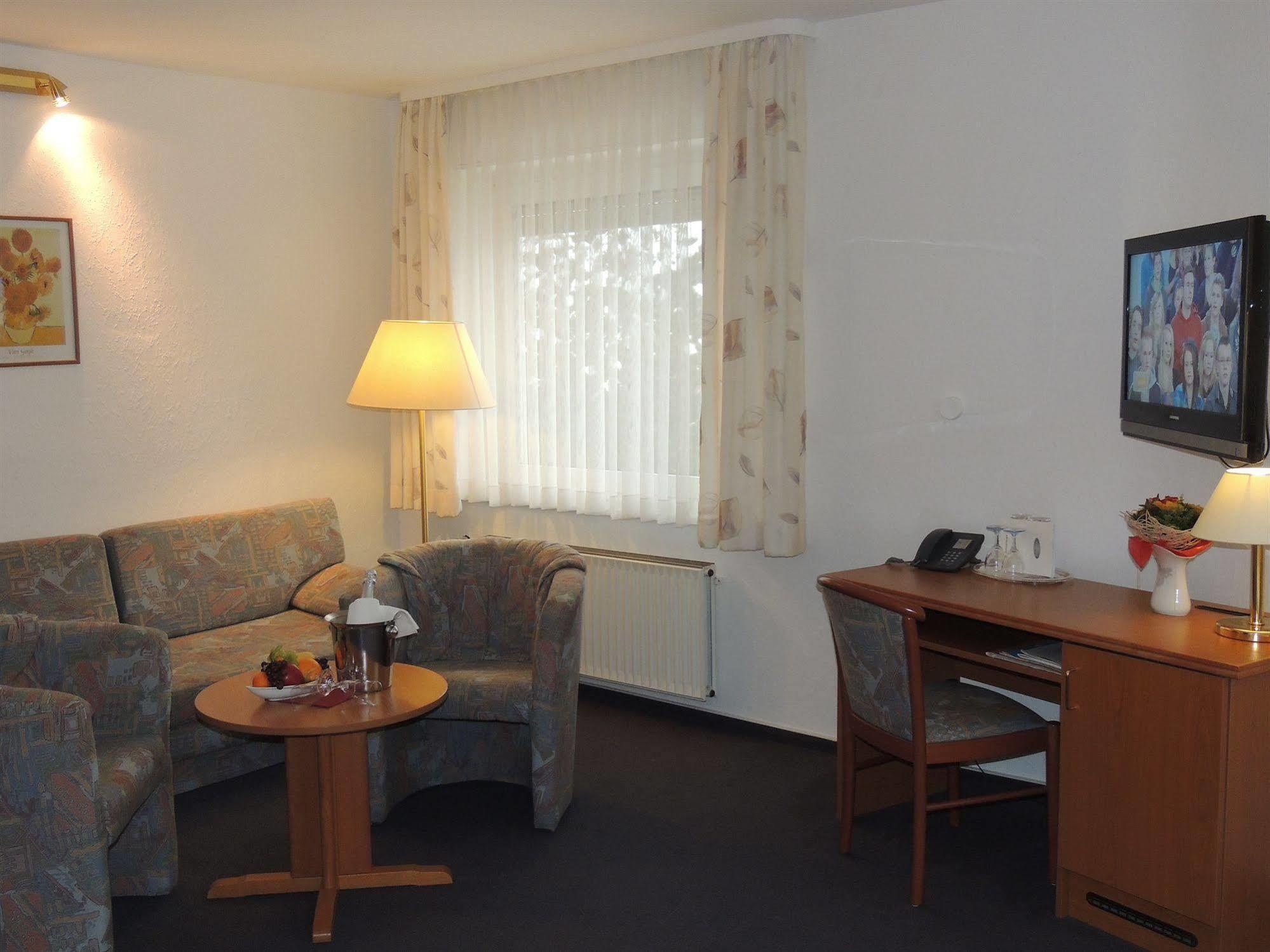 Osterode am Harz Hotel-Restaurant Zum Roeddenberg מראה חיצוני תמונה