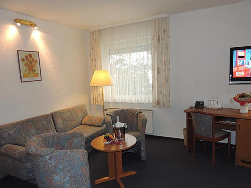 Osterode am Harz Hotel-Restaurant Zum Roeddenberg מראה חיצוני תמונה